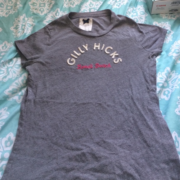 Gilly Hicks tee