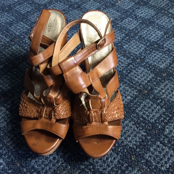 Baker light brown wedges