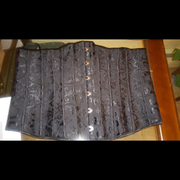 26 metal boned corset ties in bAck