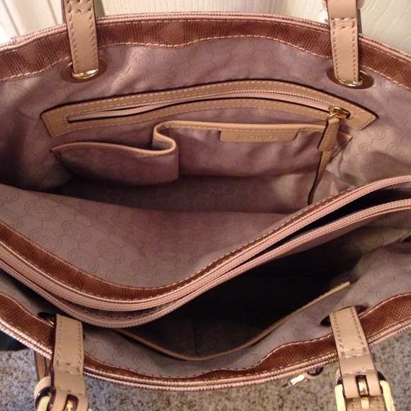 S🚫LD - Picture 2 of 4