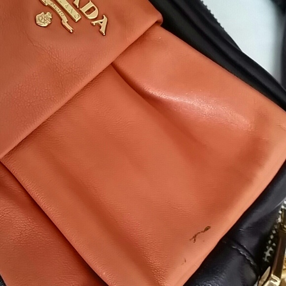 PRADA CROSSBOSY, AUTHENTIC - Picture 4 of 4