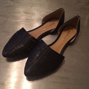 Report Black Flats