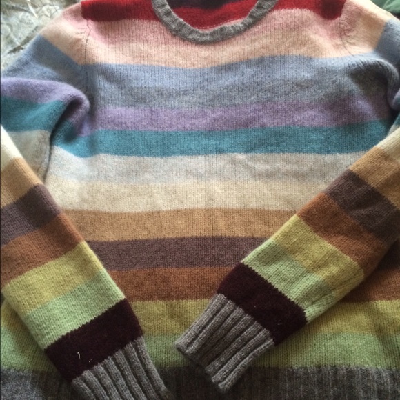Gap sweater