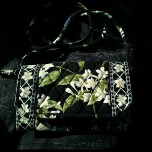 Vera Bradley Purse / Wallet Green Black Like New