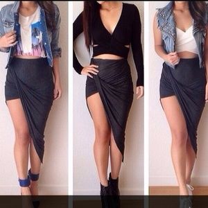 Grey A symmetrical skirt