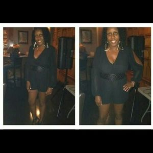 ????SEXY short black romper with slit sleeves