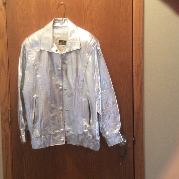 AWESOME SILVER LEATHER JACKET !  Like new !