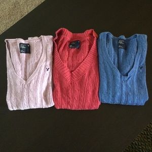 Bundle three American Eagle sweaters