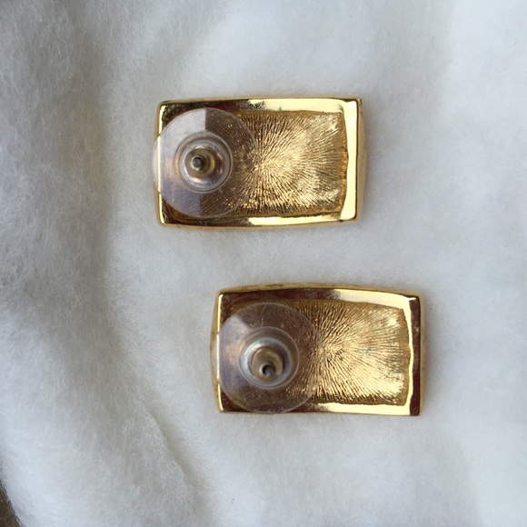 Red enamel Earrings - Picture 2 of 3