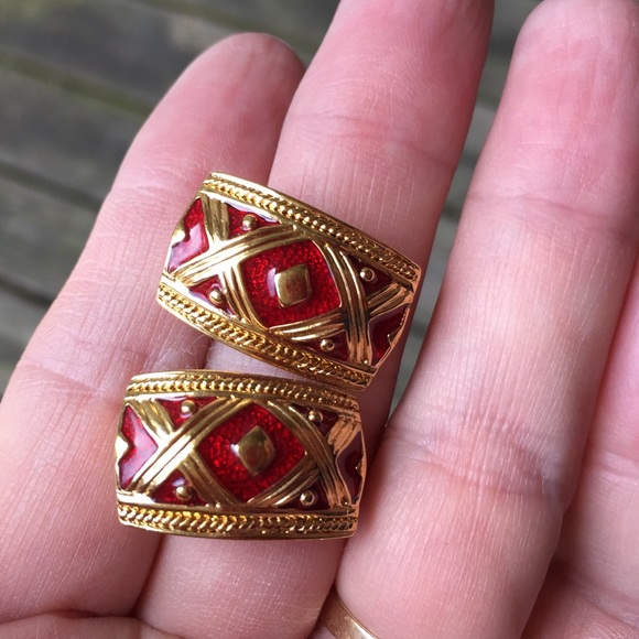 Red enamel Earrings - Picture 3 of 3