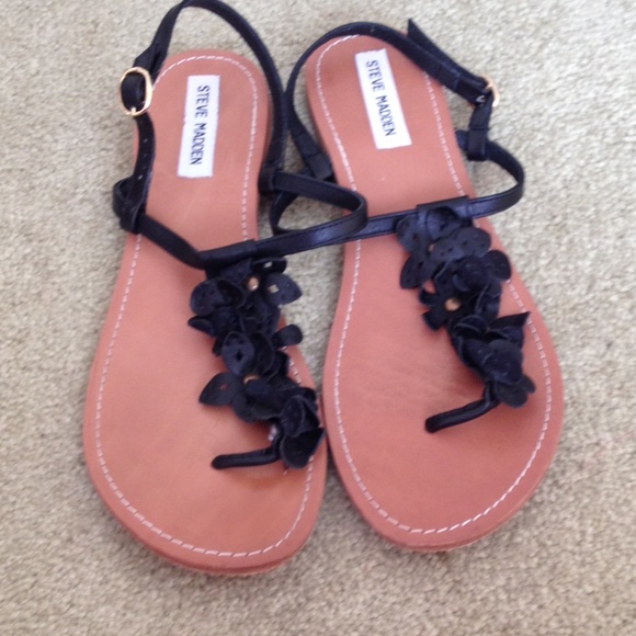 Steve Madden black flower sandals