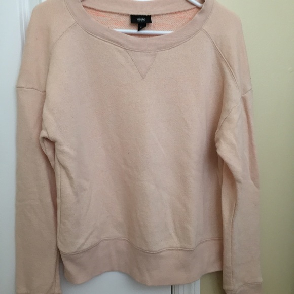 peach/baby pink crewneck sweater 💋