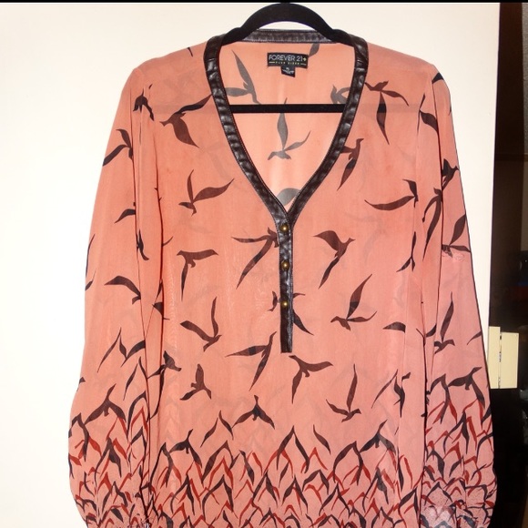 Botton down statement shirt