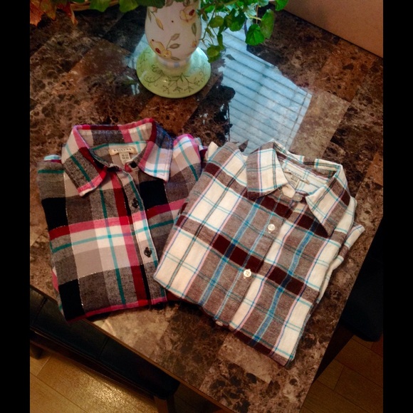 🎀 TWO Girls Arizona flannel tops🎀