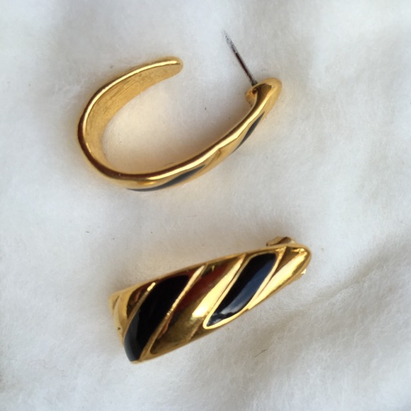 Earrings - Picture 2 of 3