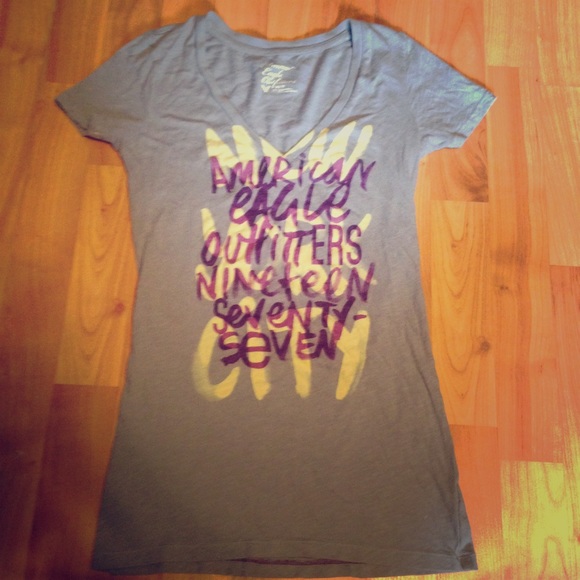 American Eagle graphic tee