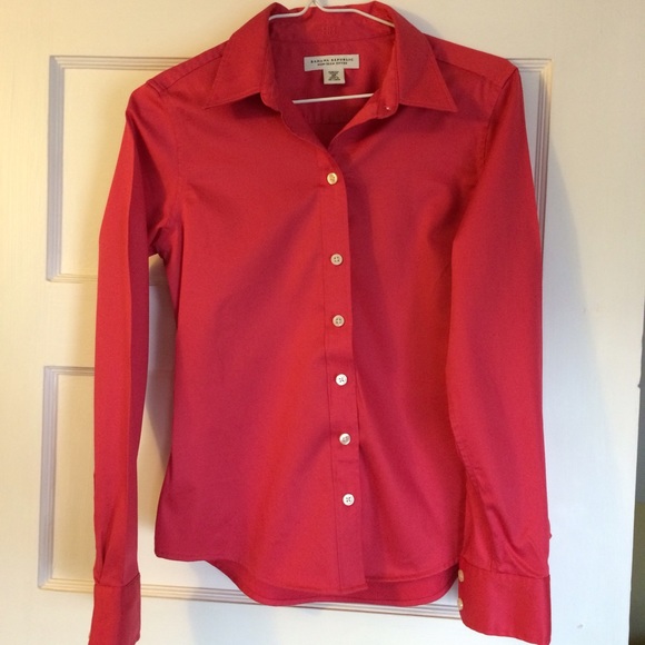 Banana Republic fuschia no-iron fitted shirt