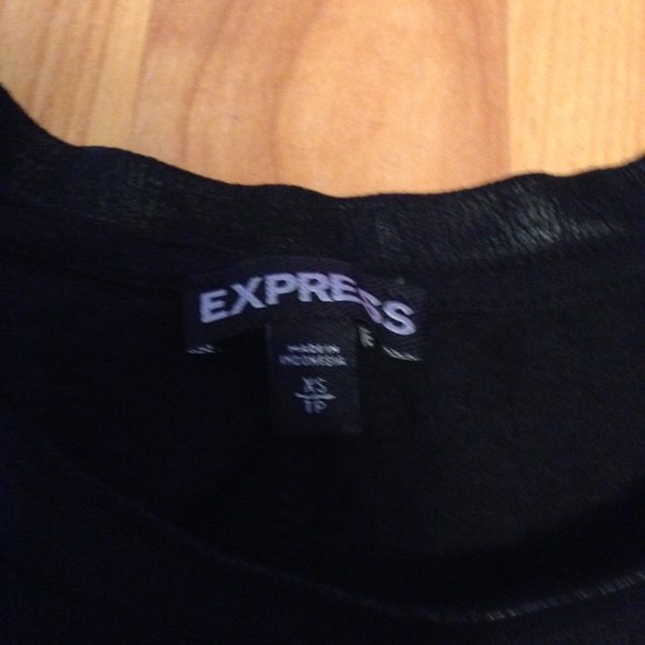 Express tee - Picture 3 of 3