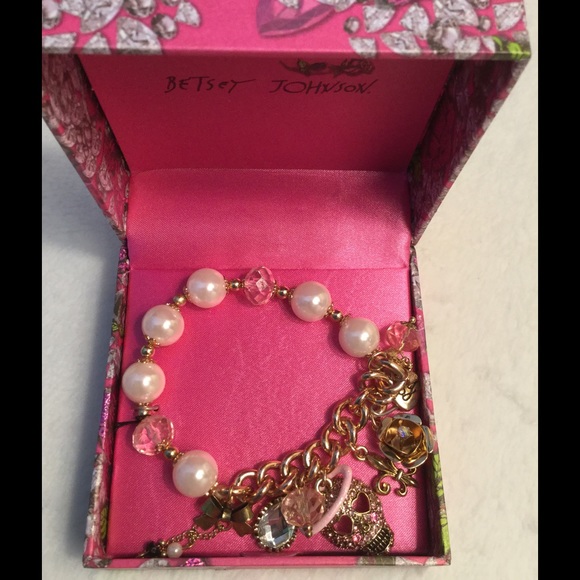 NEW - Betsy Johnson - Bracelet 💖 - Picture 4 of 4