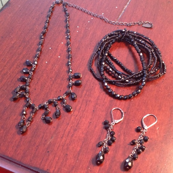 Black beaded necklace, bracelets, & earring set