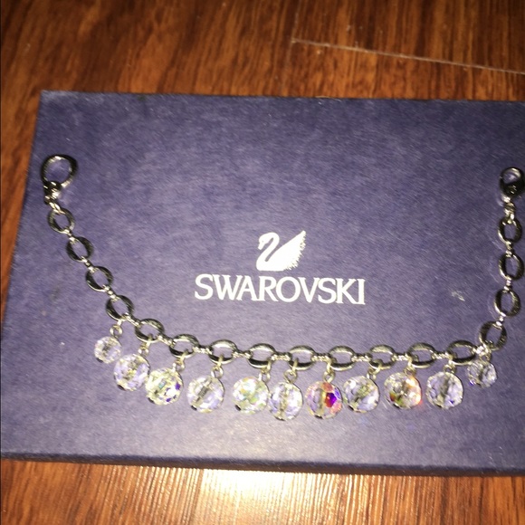 Swarovski dangling crystal bracelet