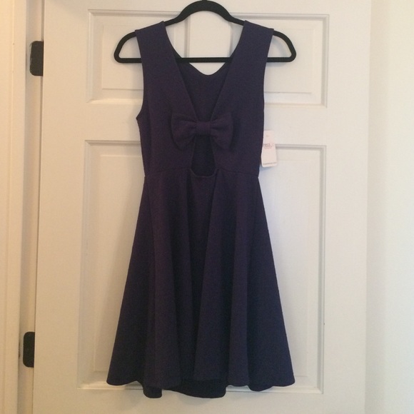 NWT Everly Navy Bow Dress