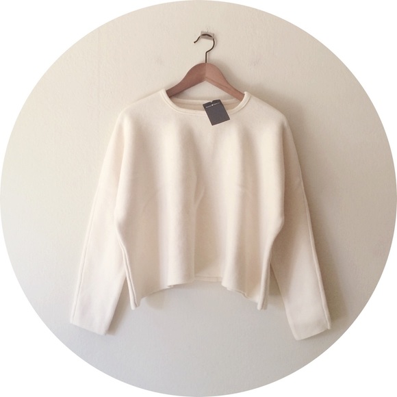 💌SOLD💌 Brandy Melville Debbie Sweater - Picture 2 of 4