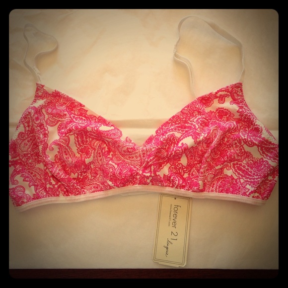 🎉HP 3/11🎉 NWT Forever 21 Medium Bra 💗