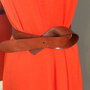 Adjustable brown leather slip belt