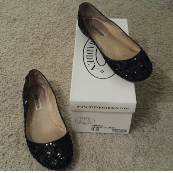 Steve Madden flats ; black
