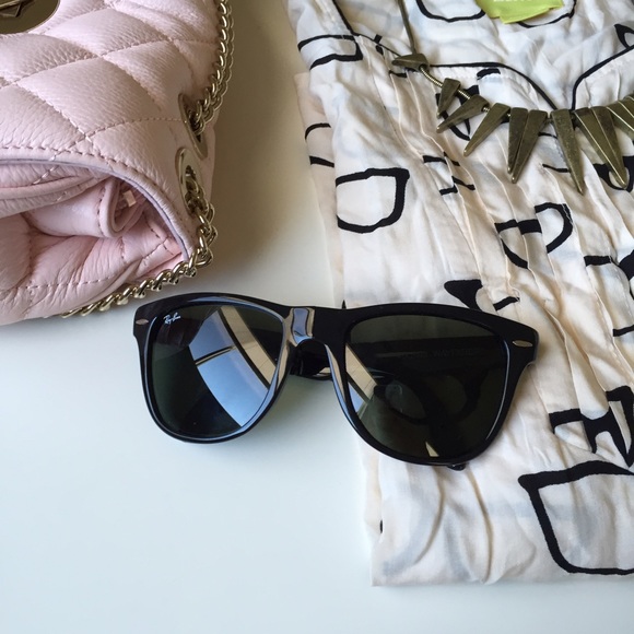 Ray-Ban Accessories - ❤️PM Editor❤️ Ray-Ban Folding Wayfarer