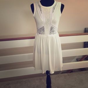 🎉🎉HOST PICK x3🎉🎉NWT Adorable white lace dress