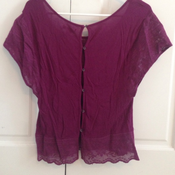 Never before worn t-shirt - Picture 2 of 3