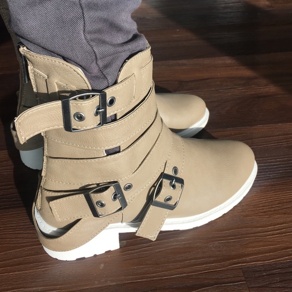 Dollhouse Shoes - Sunday Funday ✨HP-12/4 Taupe Dollhouse Buckle Boot