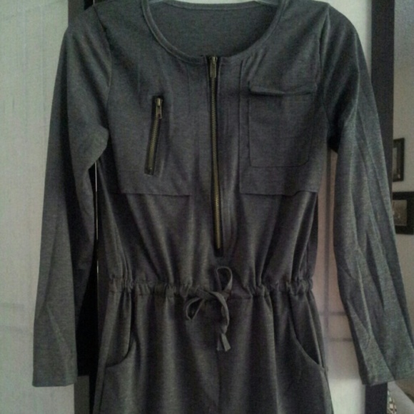 Dresses - Picture 2 of 3