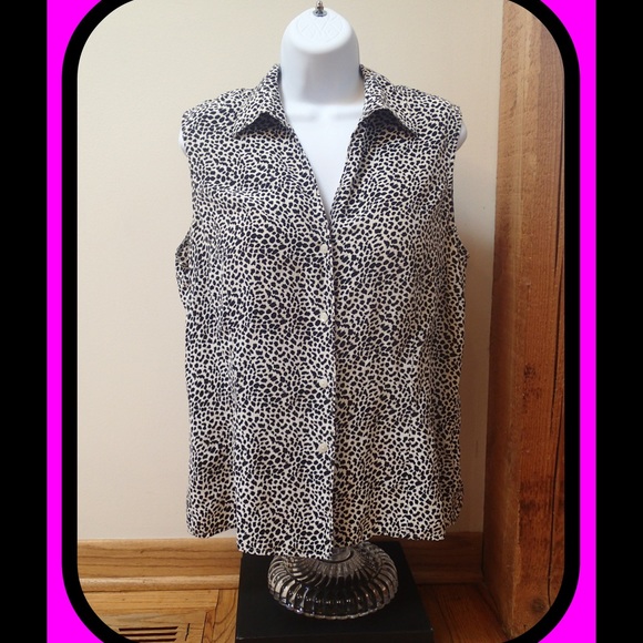 Jones New York Tops - NWOT Jones Wear sleeveless silk button up top