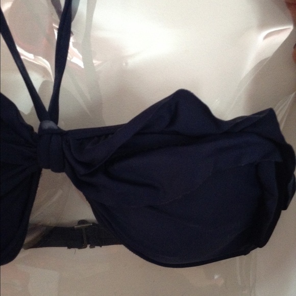 Navy Hollister bikini top - Picture 2 of 3