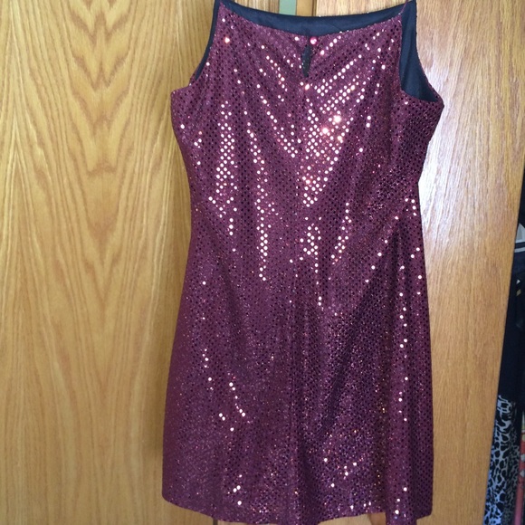 SEQUIN DRESS WITH SPAGHETTI STRAPS- Button closure - Picture 2 of 4