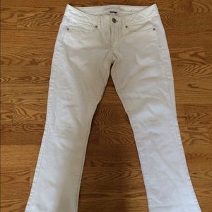 American eagle white stretch jeans!