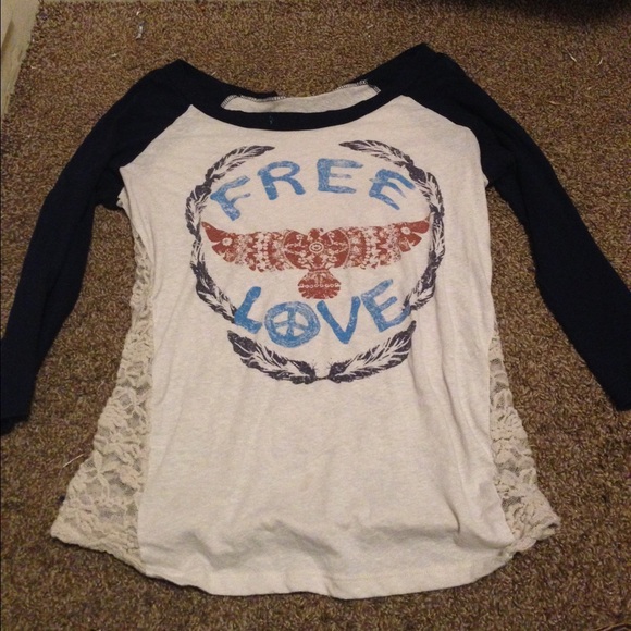 Adorable lacy back shirt from Buckle