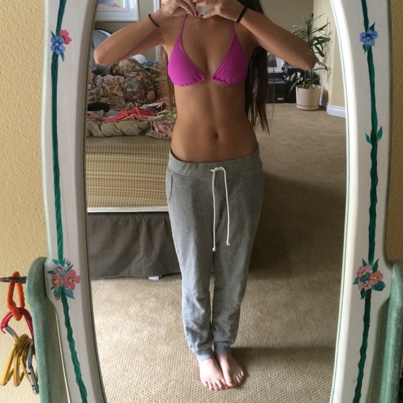 Bikini top with removable pads