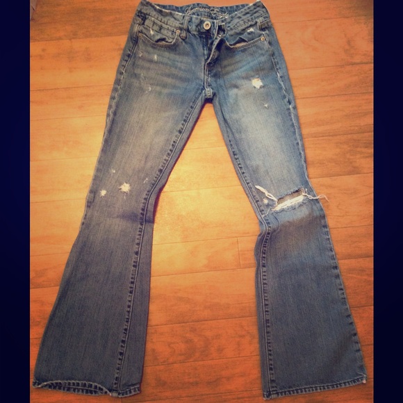 Wide flair ripped style jeans