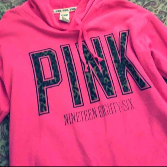Vs PINK hoodie w/ cheetah print 🎀💘👑