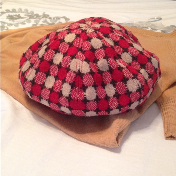 Stylish hat! - Picture 2 of 4