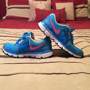 🎉Great deal!🎉 Nike Dual Fusion St 2 shoes