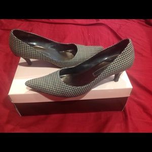 Ladies shoes