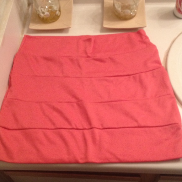 Fitted skirt