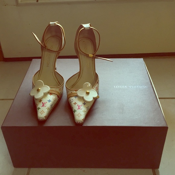 Louis Vuitton Pointy Heels!