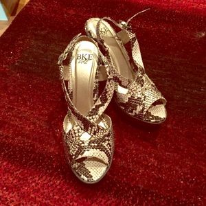 Snake Print BKE Wedges