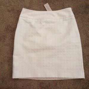 NWT Timeless Ann Taylor ivory pencil skirt sz O0P